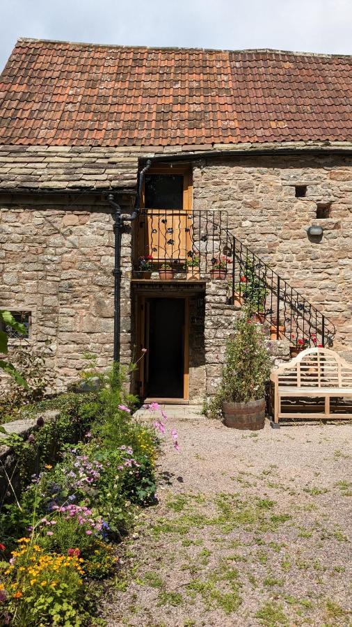 Hayloft Studio In Historic Barn Saint Briavels Exterior photo
